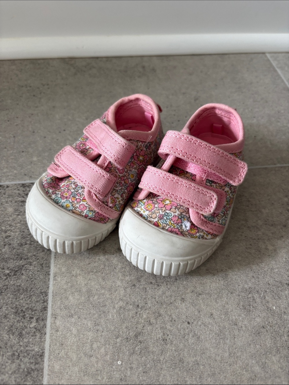 Wonder Nation Kids Pink Floral Canvas Velcro Sneakers
